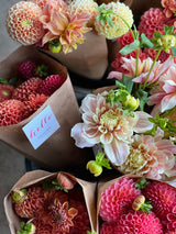 dahlia, dahlia bouquet, local flowers, local dahlias, in season flowers, no-spray flowers, family farm, beautiful, Annapolis Valley, Nova Scotia, Nova Scotia grown, local, gift, bouquet.