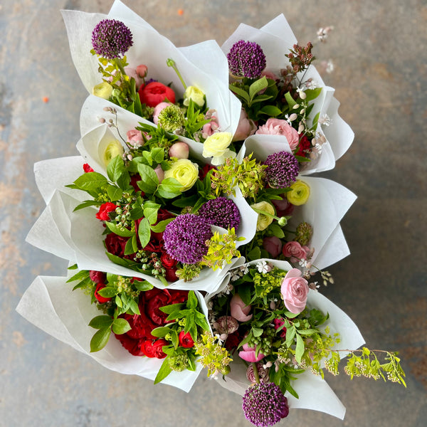 Classic, classic bouquet,market bouquet, seasonal, in season, in season flowers, flowers, flower bouquet, Halifax flowers, Wolfville flowers, market bouquet, flower arrangement, local, local flowers, organic, no-spray, all local, Nova Scotia, Annapolis Valley, Port Williams, Little Flora Gem, local flowers, local farm, farmer, floral, flower
