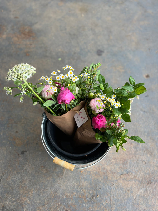 posie, market bouquet, seasonal, in season, in season flowers, flowers, flower bouquet, Halifax flowers, Wolfville flowers, market bouquet, flower arrangement, local, local flowers, organic, no-spray, all local, Nova Scotia, Annapolis Valley, Port Williams, Little Flora Gem, local flowers, local farm, farmer, floral, flower